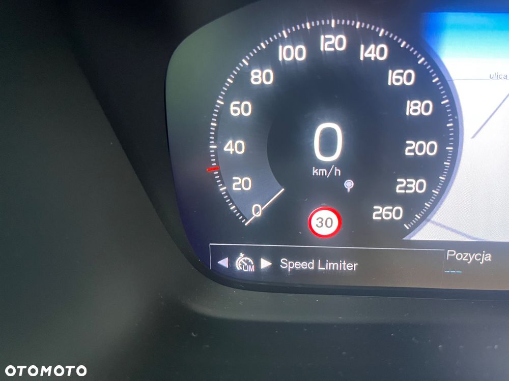 Volvo XC 40 D3 Momentum Pro - 28