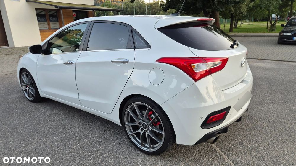 Hyundai i30 1.6 GDI Turbo Luxury - 4