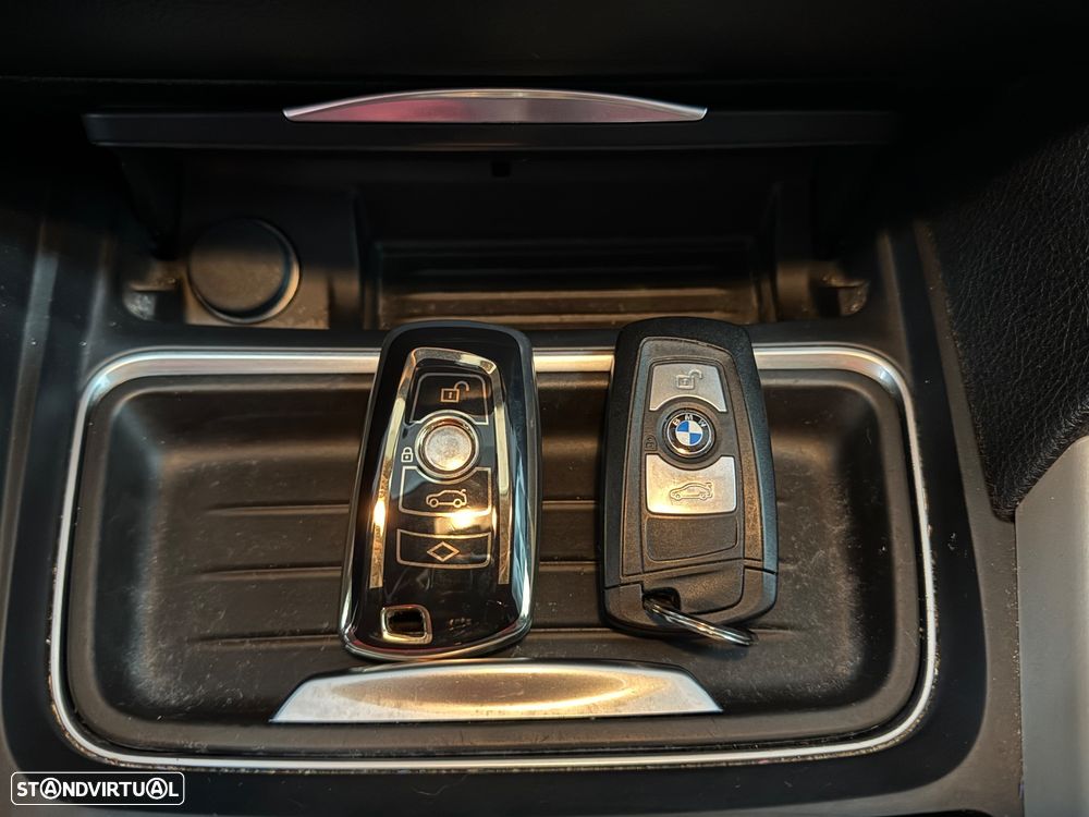 BMW 318 d Line Sport - 41