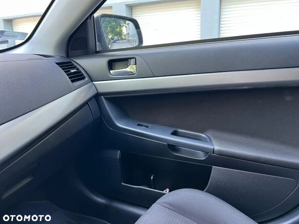 Mitsubishi Lancer - 22