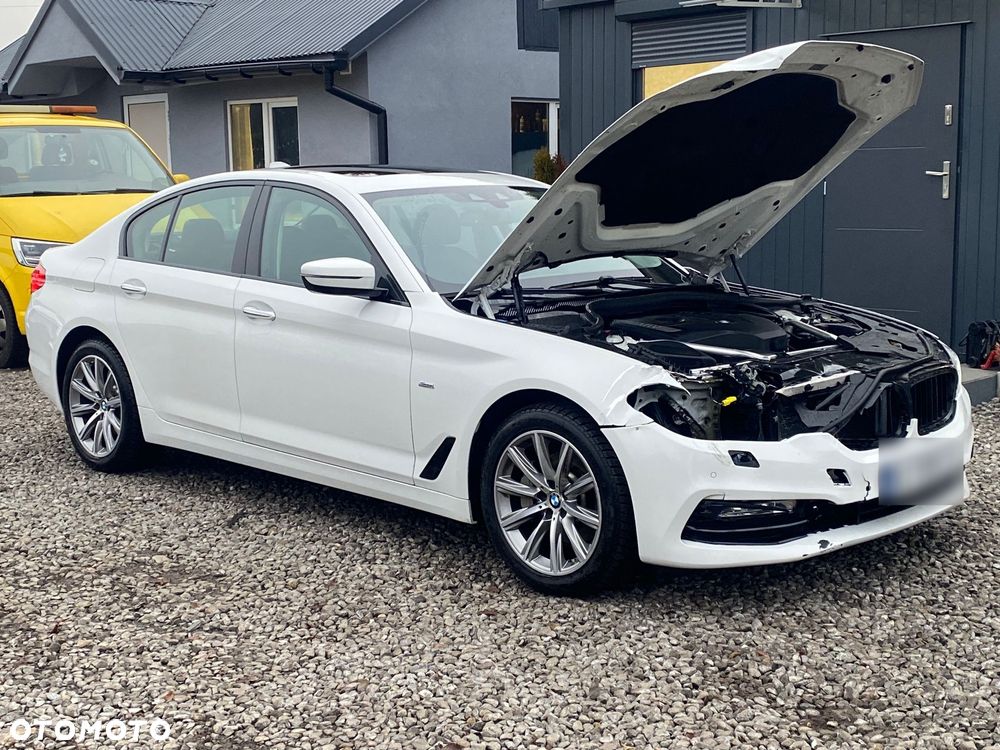 BMW Seria 5 530i xDrive Sport Line sport - 10