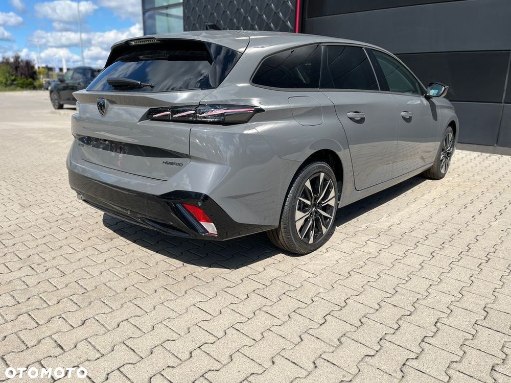 Peugeot 308 - 8