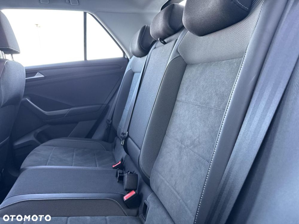 Volkswagen T-Roc - 17