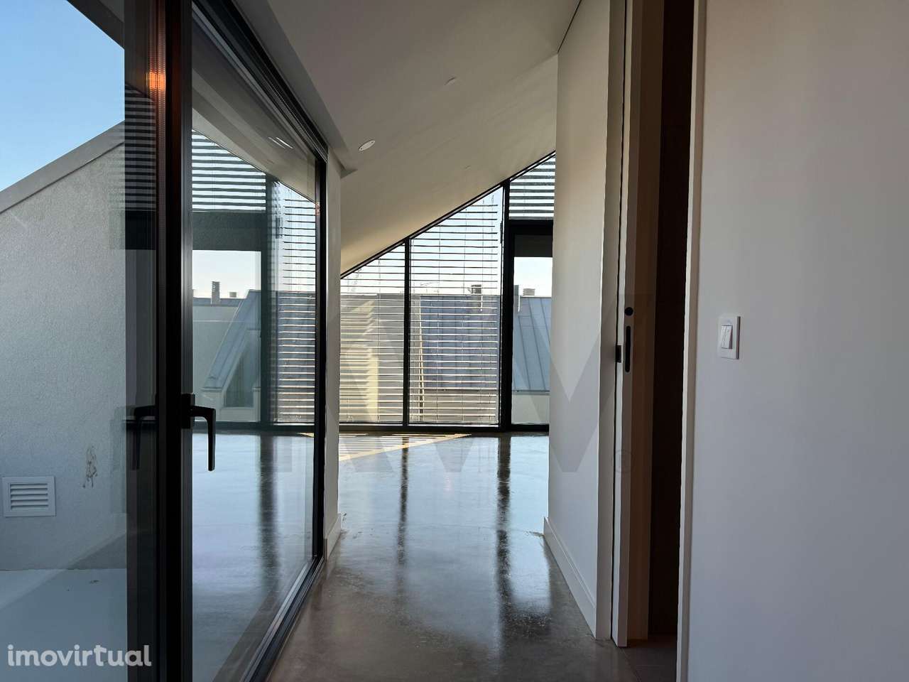 Para arrendar | Apartamento T0 | Condomínio privado Prateato | Marvila - Grande imagem: 2/16