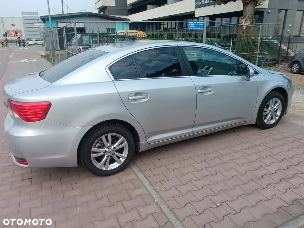 Toyota Avensis 2.0 D-4D Luna - 10