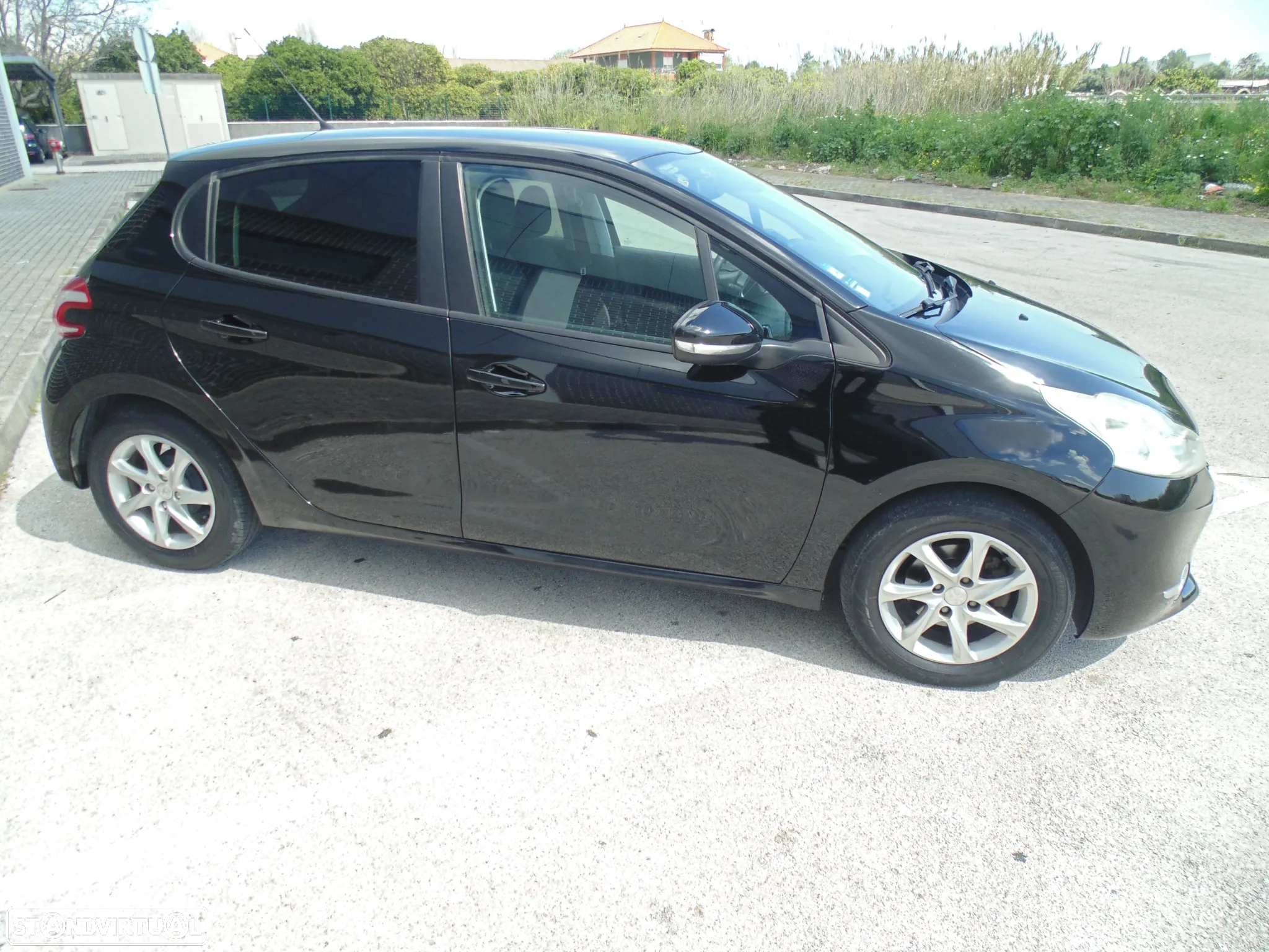 Peugeot 208 1.4 HDi Active - 9