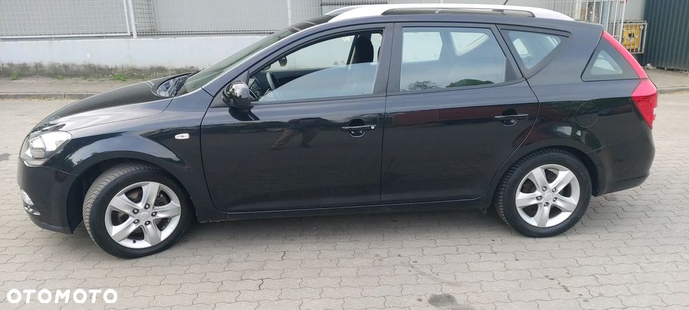 Kia Ceed 1.6 CVVT Dream-Team Edition - 3