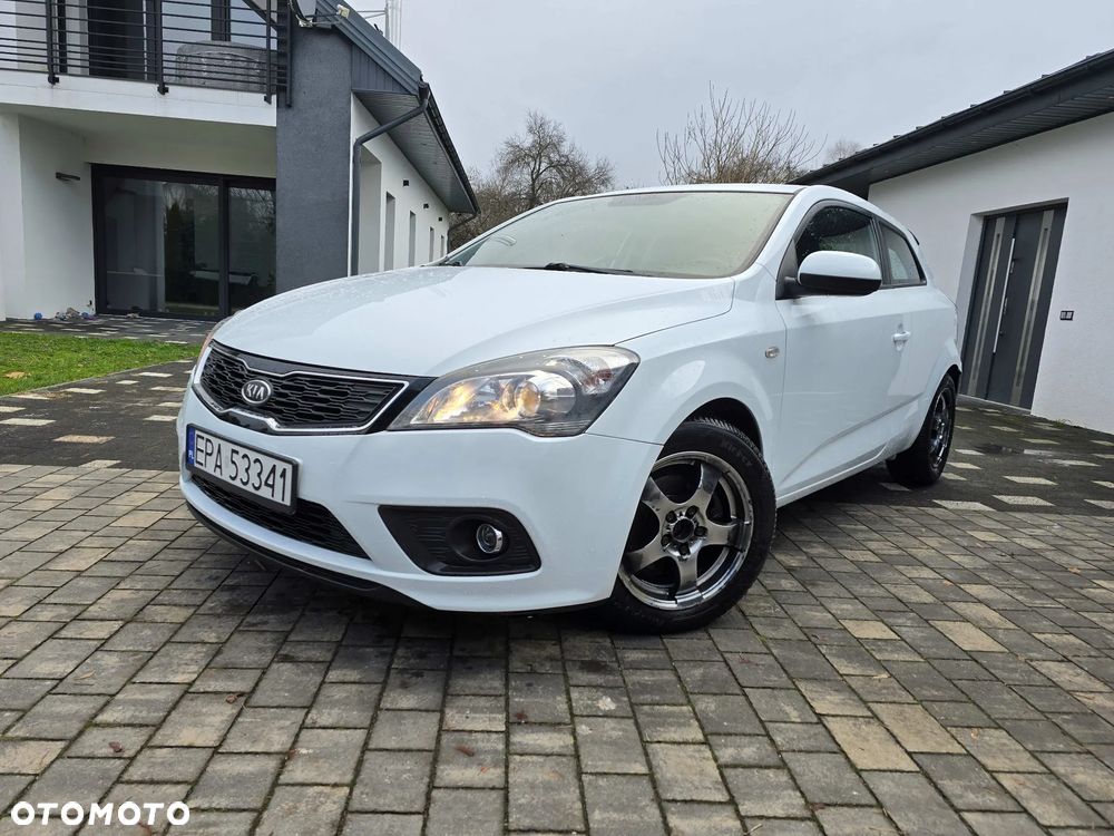 Kia Ceed - 1