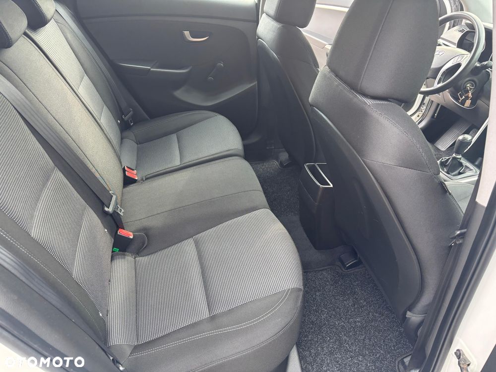 Hyundai i30 1.4 BlueDrive Comfort - 27