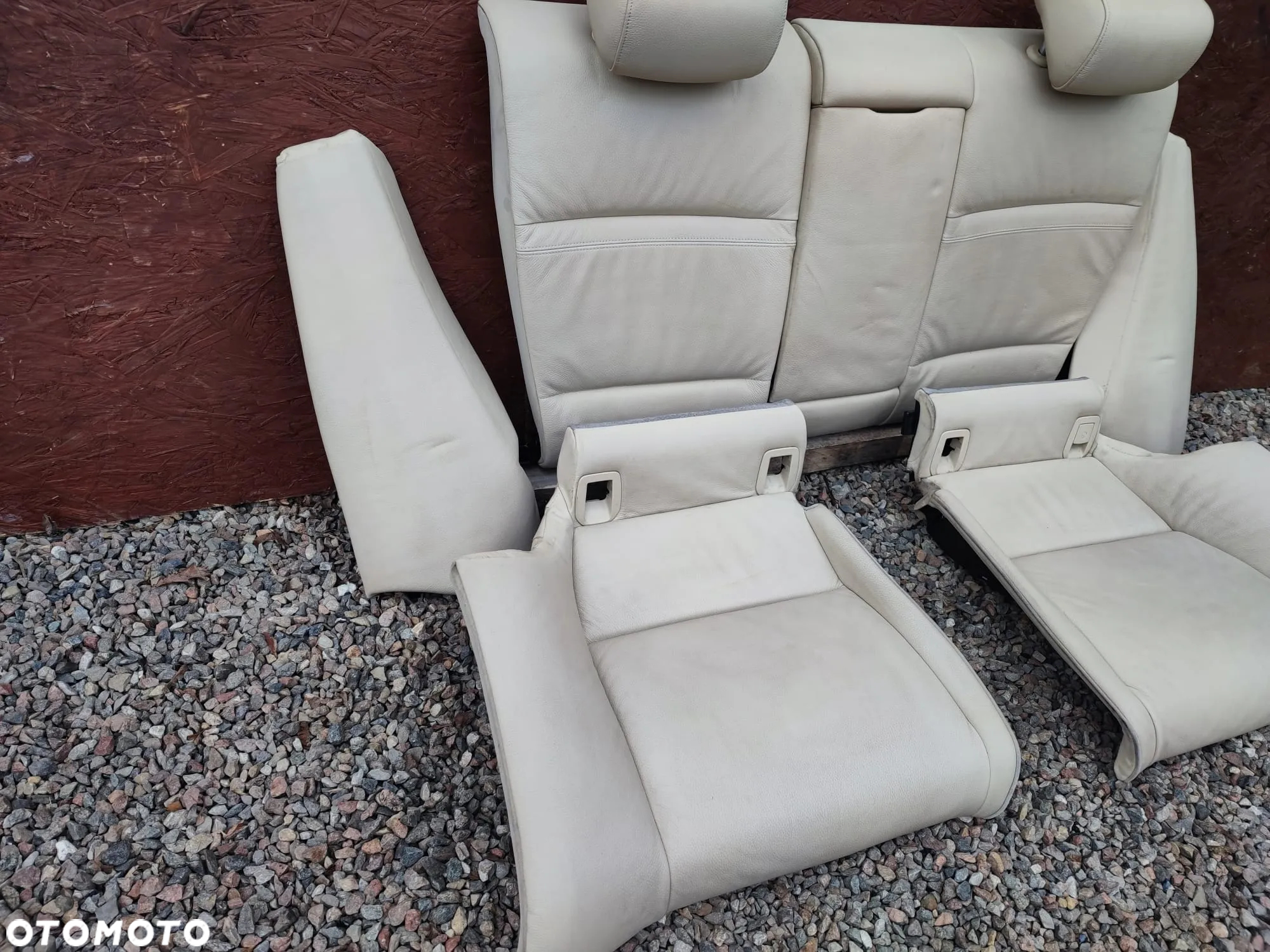 BMW E92 / E92 LCI. ORYGINALNY KOMPLET KANAPA TYŁ SKÓRA ( KOL. DAKOTA CREAMBEIGE ) + PODŁOKIETNIK Z CUP HOLDEREM. O NR: 6 972 943 / 6 972 940 / 6 972 935 OEM. W BARDZO DOBRYM STANIE TECHNICZNYM. - 4