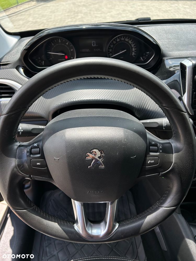 Peugeot 208 - 20