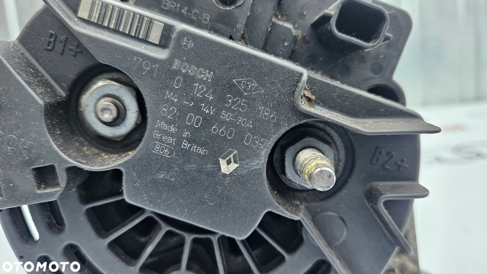 Renault Twingo 2 II 1.2 TCE Alternator 8200660037 BOSCH 90A - 6