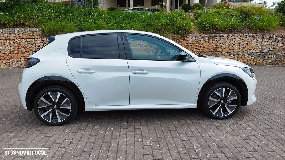 Peugeot e-208 50 kWh GT - 7