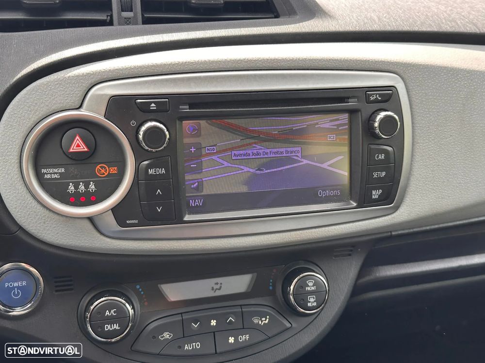 Toyota Yaris Hybrid 1.5 Cx Automática de 2013 para peças - 17