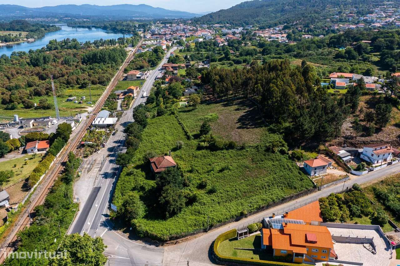 Quinta com Elevado Potencial de Construção e Loteamento em Vila Nova d - Grande imagem: 4/36