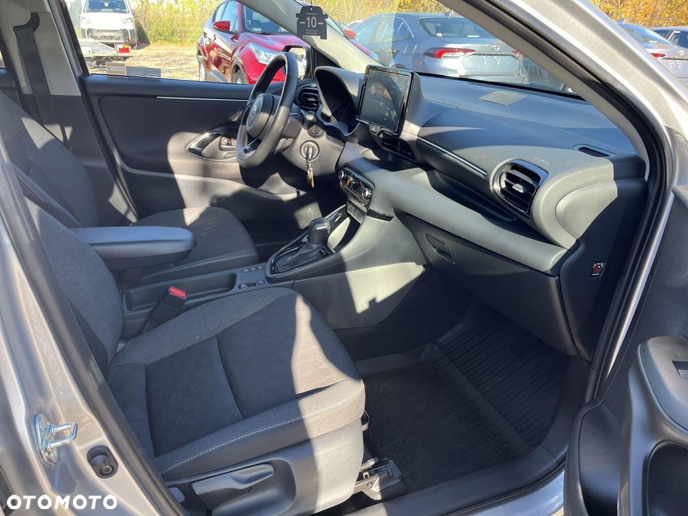 Toyota Yaris Hybrid 1.5 Style - 23