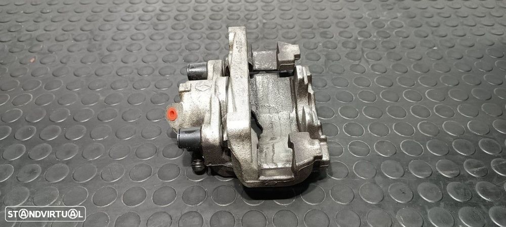 PINÇA DE TRAVÃO FRENTE ESQUERDA NISSAN JUKE (F16) ACENTA - 2