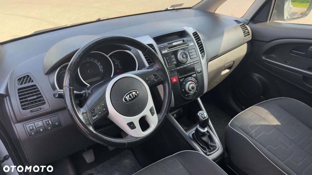 Kia Venga - 13