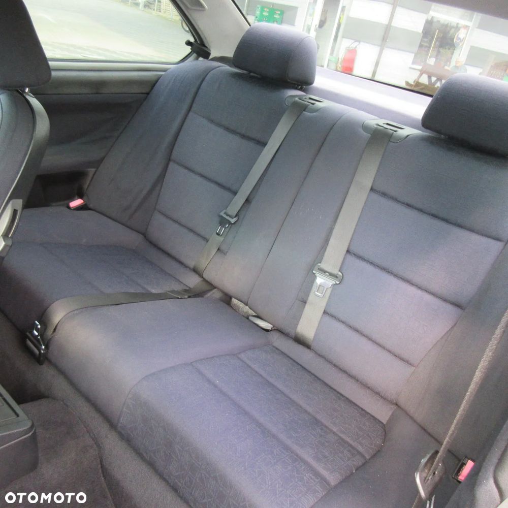 BMW Seria 3 318ti - 21