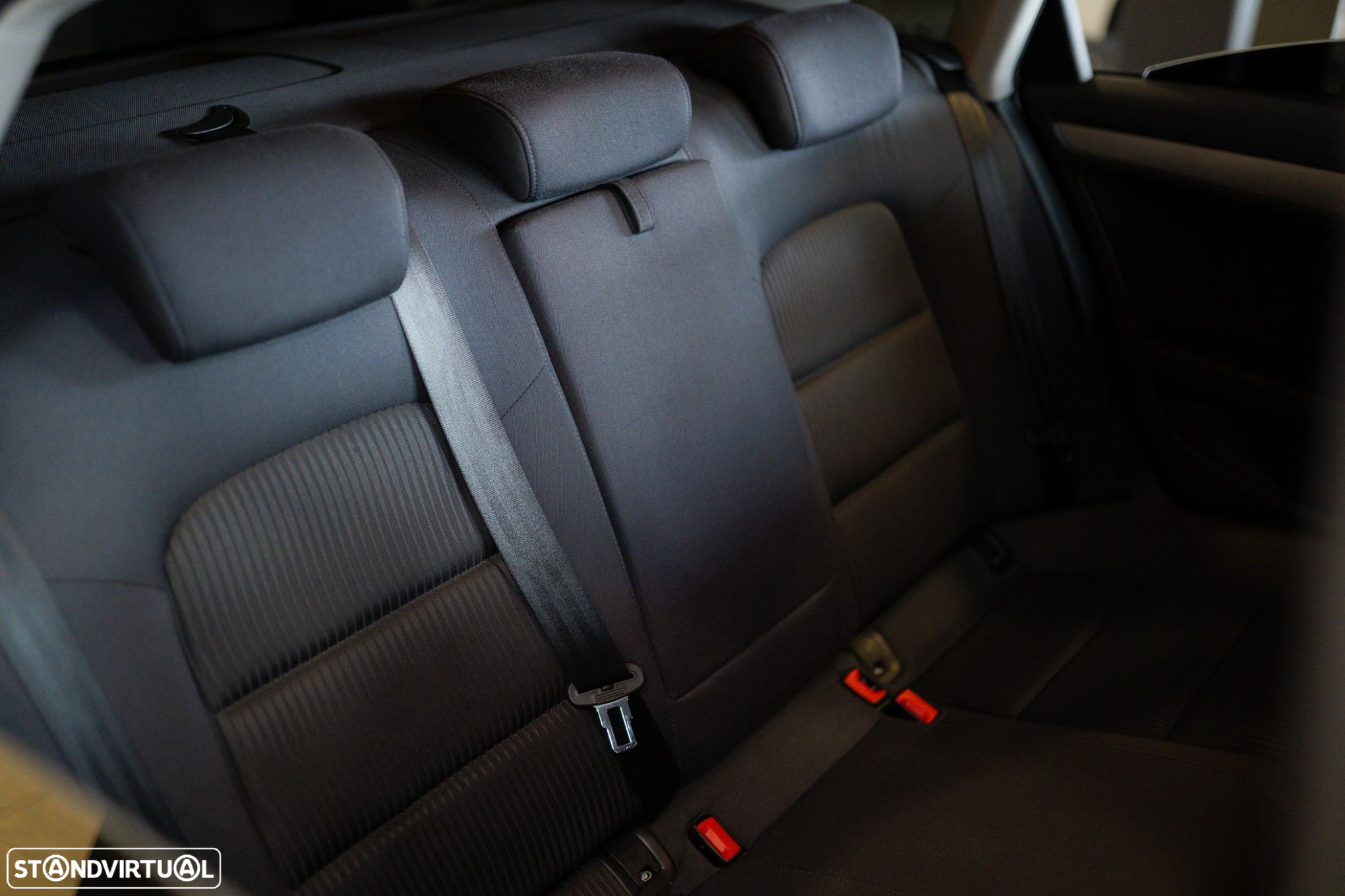 Audi A4 2.0 TDI exclusive - 32