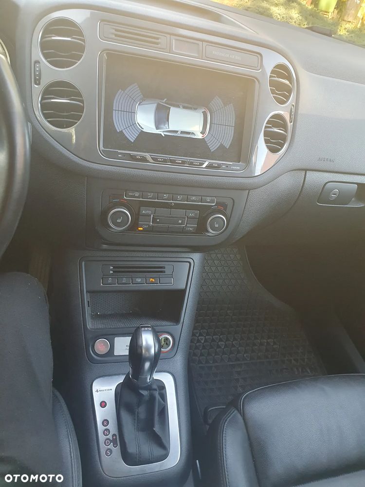 Volkswagen Tiguan 2.0 TDI DPF 4Motion BlueMotion Technology DSG Lounge Sport & Style - 12