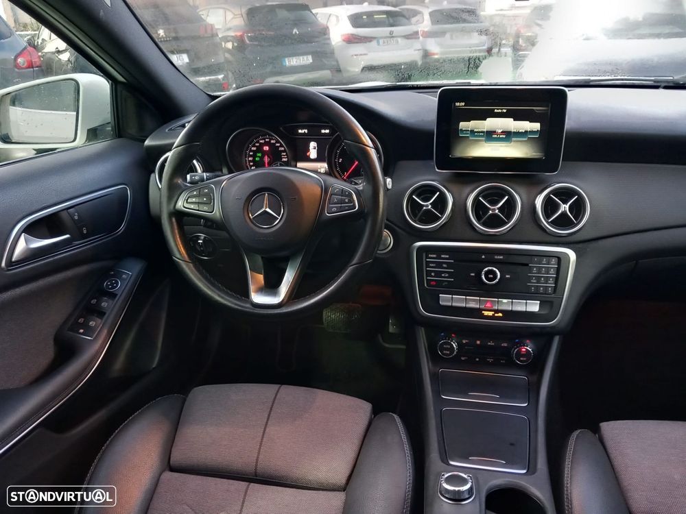 Mercedes-Benz GLA 180 CDI Urban Aut. - 13
