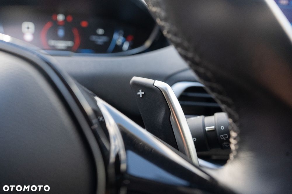 Peugeot 5008 THP 165 EAT6 Allure - 13