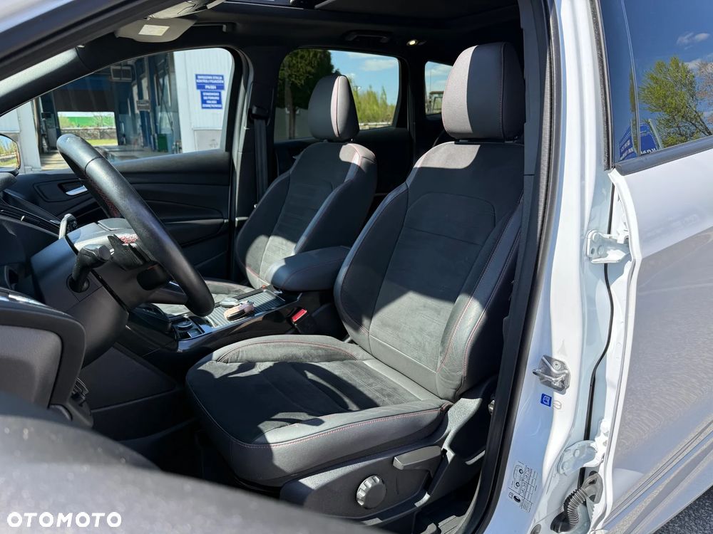 Ford Kuga 1.5 EcoBoost 4x4 ST-Line - 4