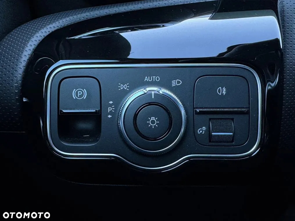 Mercedes-Benz Klasa A 200 AMG Line 7G-DCT - 18