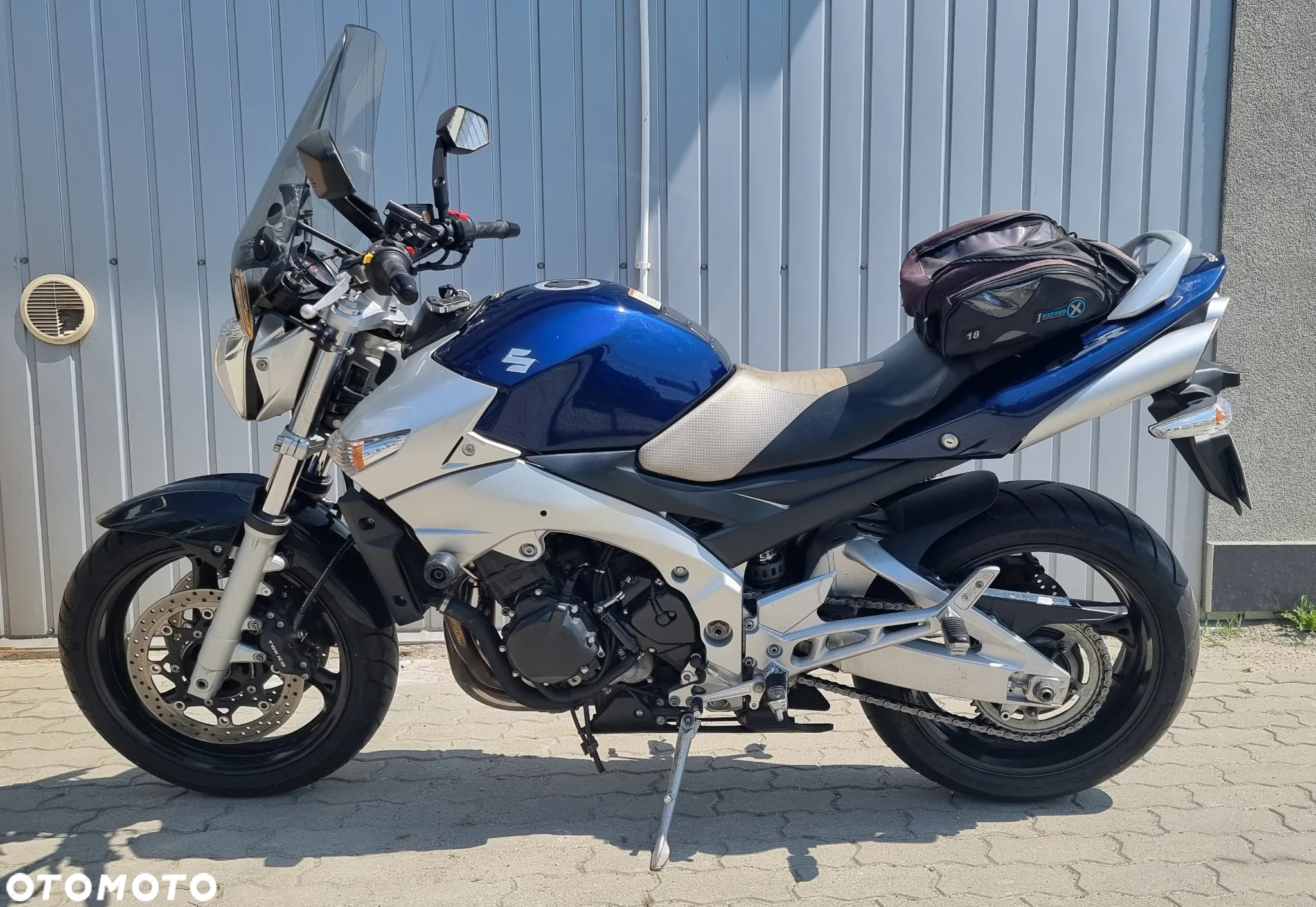 Suzuki GSR - 2