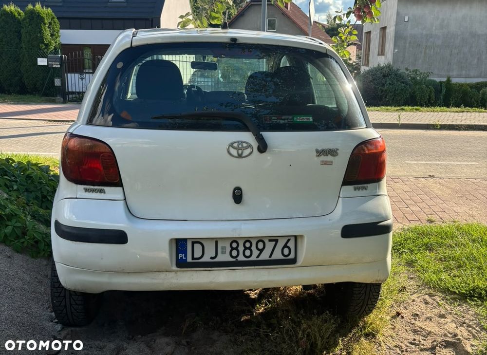 Toyota Yaris 1.0 Base - 2