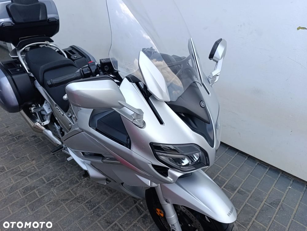 Yamaha FJR - 23