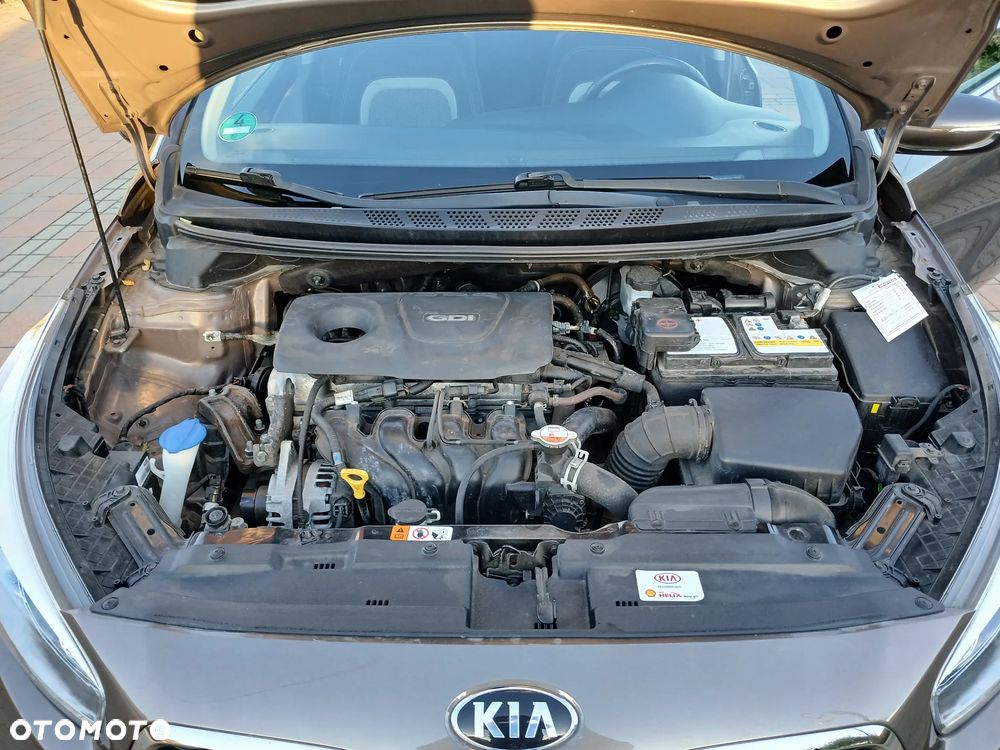 Kia Ceed 1.6 GDI Dream Team Edition - 28