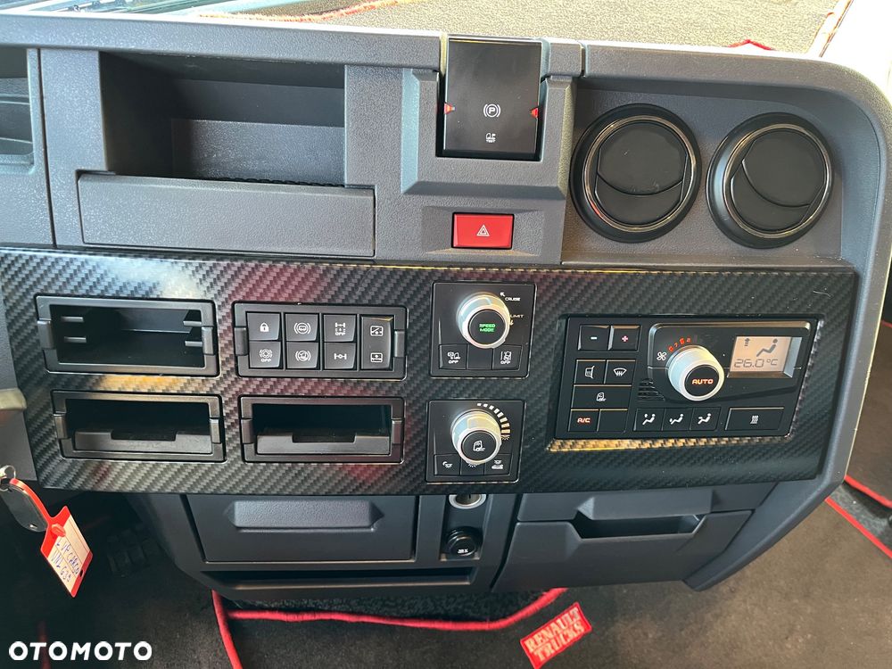 Renault Thigh440 High Sleeper Cab - 10