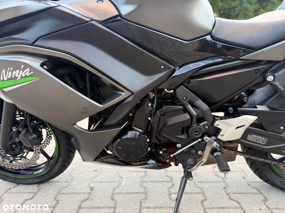 Kawasaki Ninja - 25