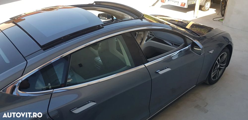 Tesla Model S Performance - 2