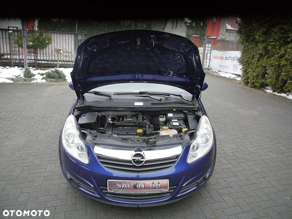 Opel Corsa 1.4 16V Cosmo - 12
