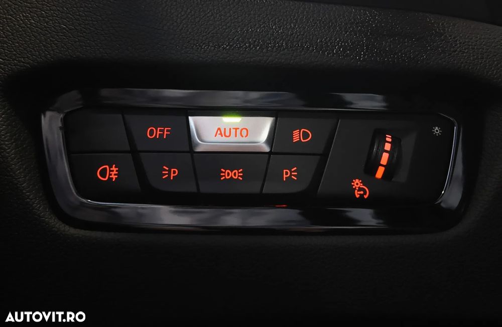 BMW Seria 2 218i AT - 19