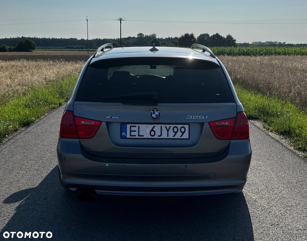 BMW Seria 3 325i xDrive - 6