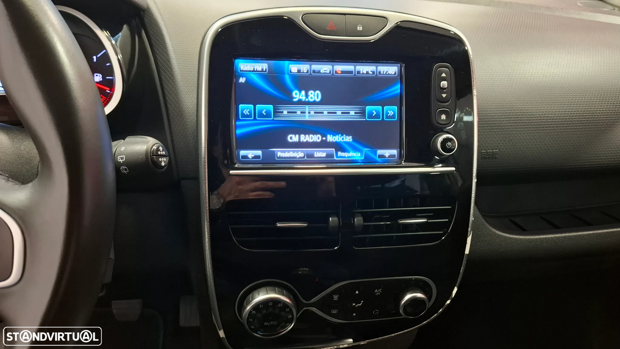 Renault Clio 0.9 TCe Limited Edition - 17