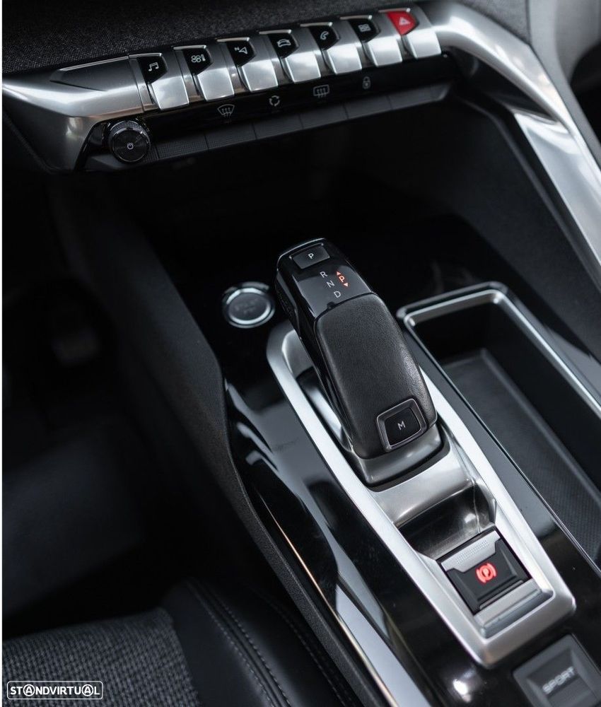 Peugeot 5008 1.2 PureTech Allure EAT6 - 24