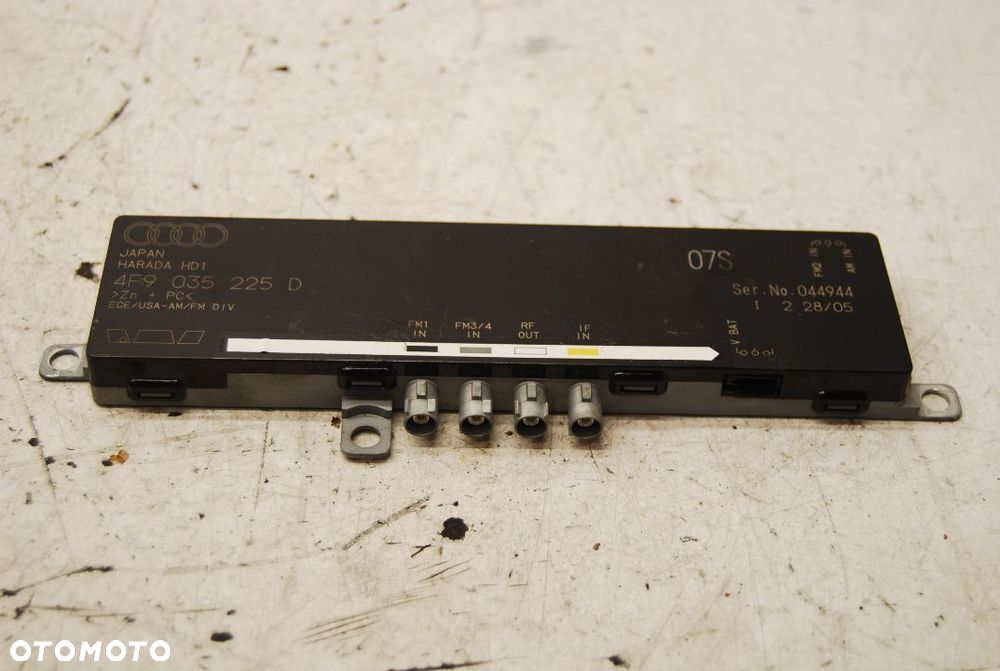 WZMACNIACZ ANTENOWY 4F9035225D AUDI A6 C6 - 1
