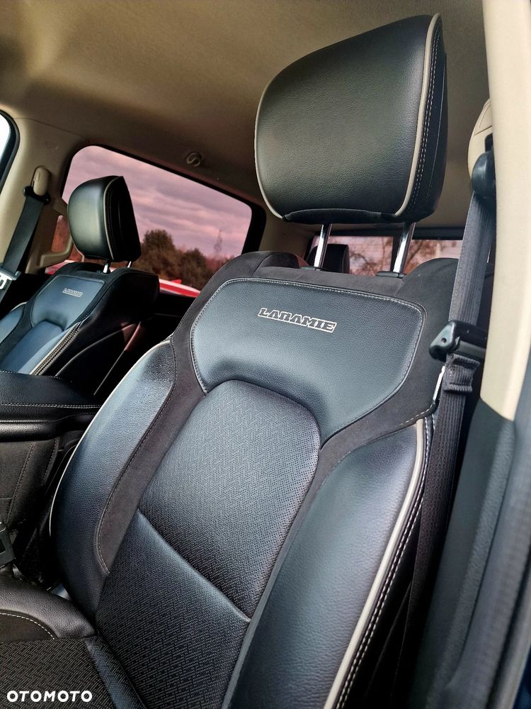 RAM 1500 5.7 Crew Cab Laramie - 34