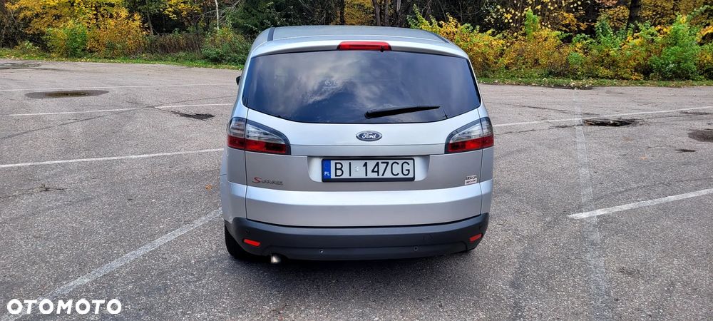 Ford S-Max - 12