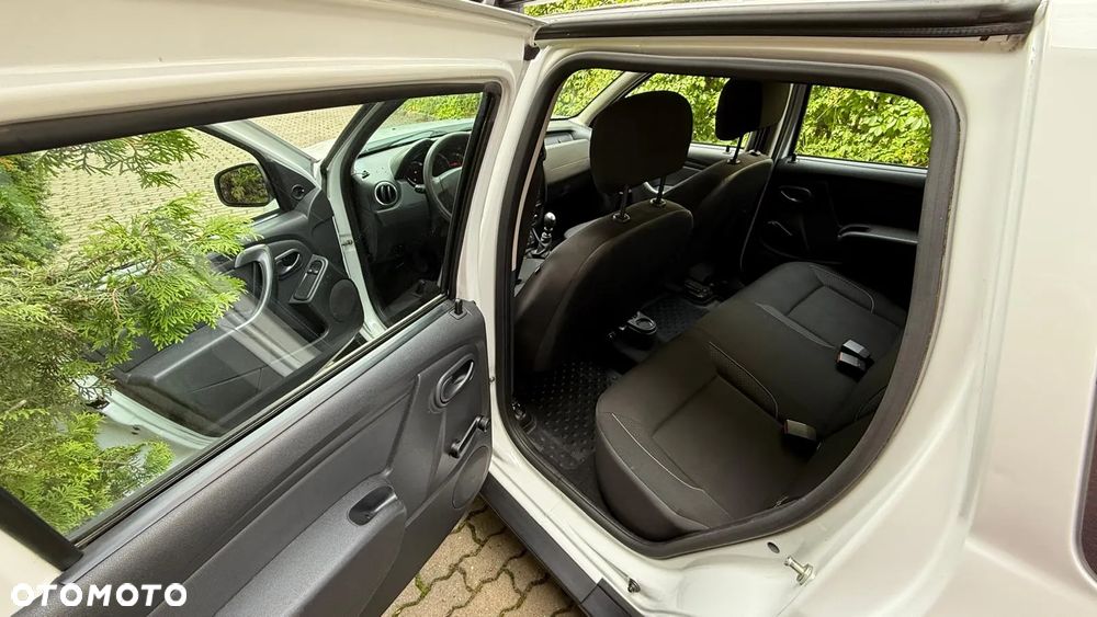 Dacia Duster 1.6 SCe Laureate 4x4 S&S - 9