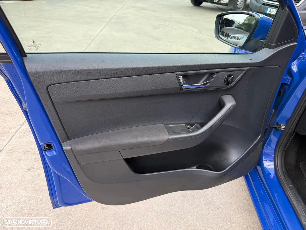 Skoda Fabia 1.0 MPI Active - 10