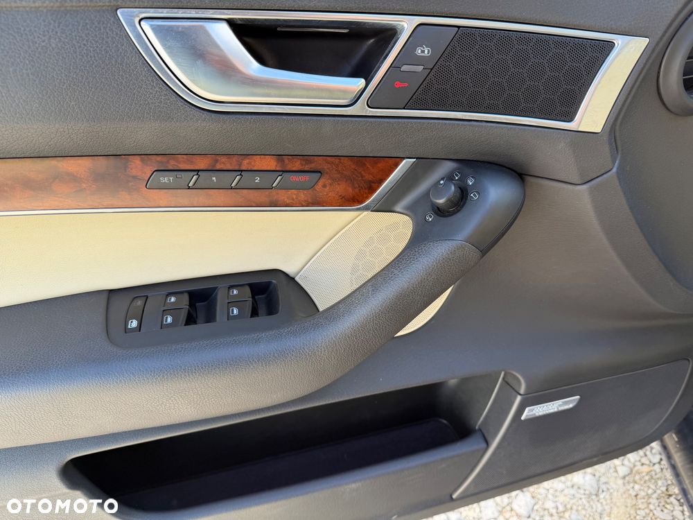 Audi A6 Avant 4.2 quattro tiptronic - 28