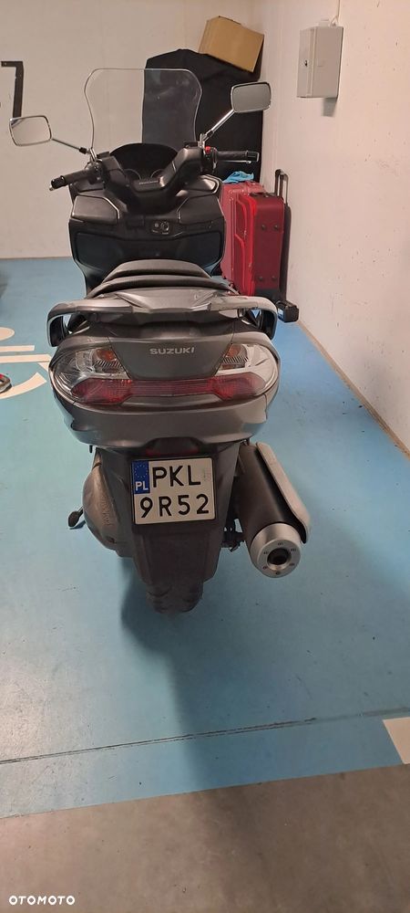 Suzuki Burgman - 4