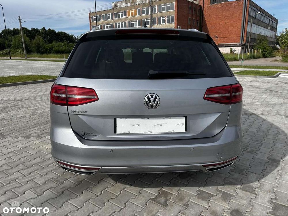 Volkswagen Passat 2.0 TDI Bi-Turbo BMT 4Mot Highline DSG - 9