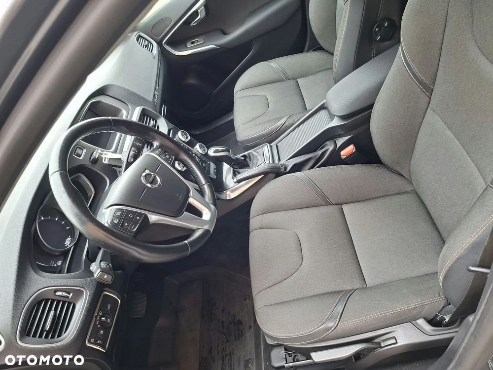 Volvo V40 Cross Country - 9